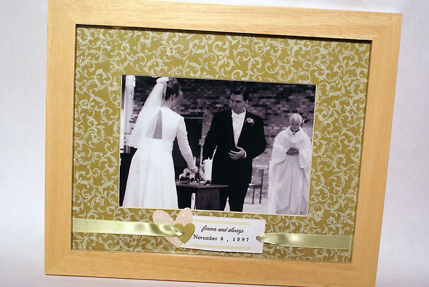 Supplies:<br />
<br />
Stamps: Wedding Day (Papertrey Ink)<br />
<br />
Ink: Spring Moss...