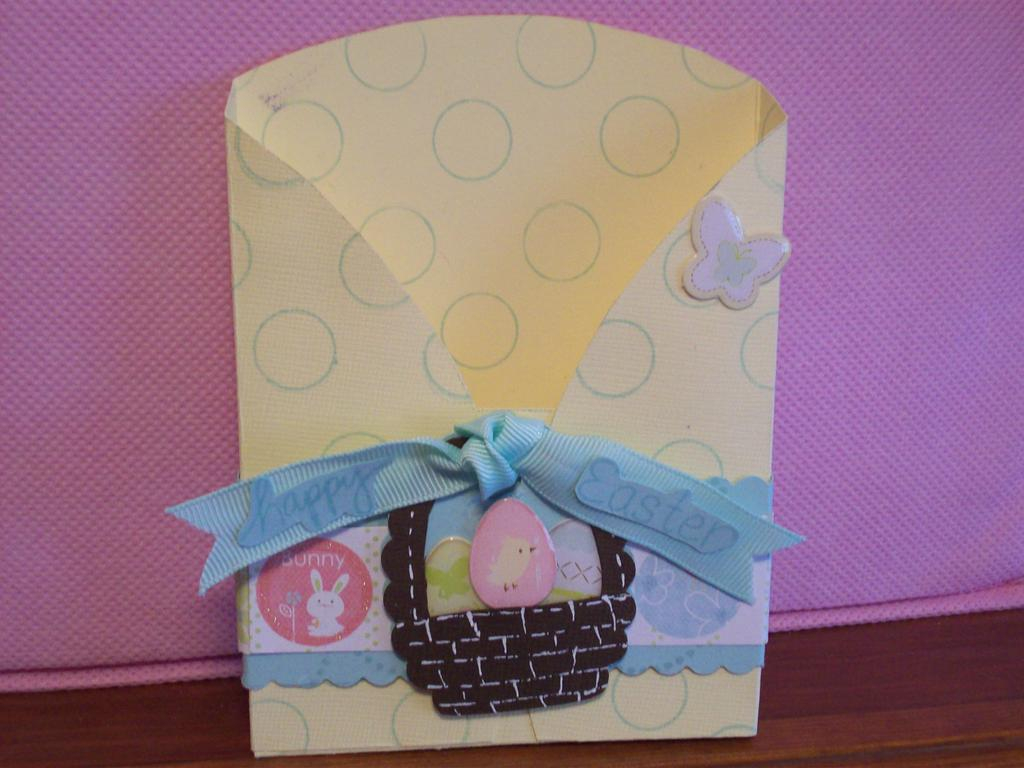 Circle Easter Treat Box...I got this lovely idea over at SCS...<br />...