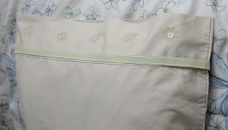 Pillow Case<br />
<br />
Stamps: Garden of LIfe<br />
Ink: PTI Spring Moss<br />
other:...