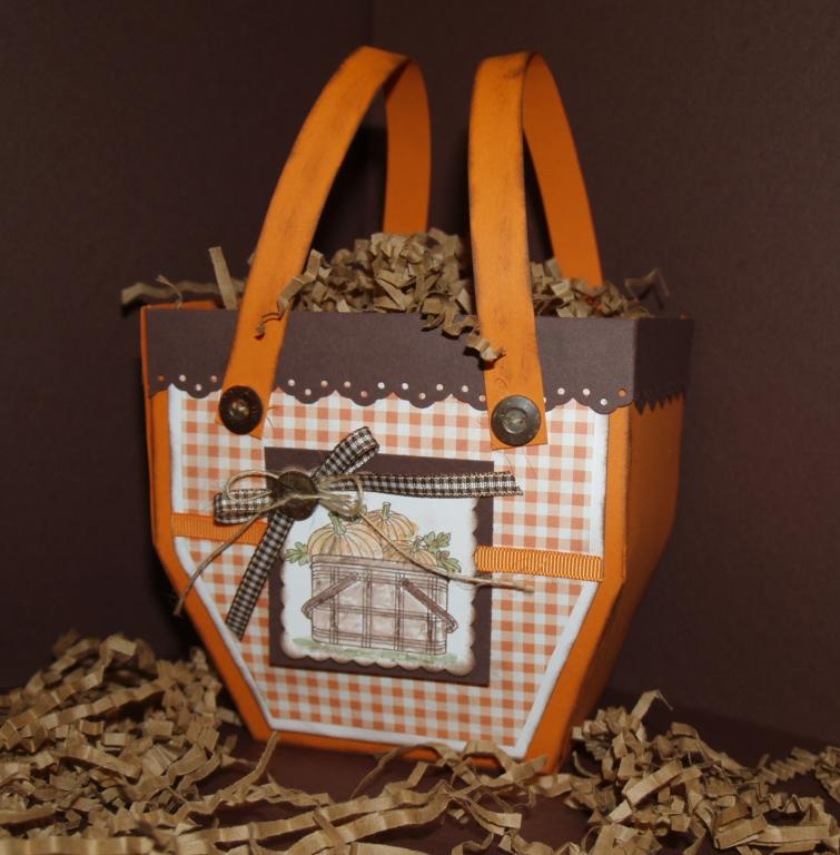 Alicia Weiman  http://www.happystamp.blogspot.com/<br />
Love this template!  I think this...