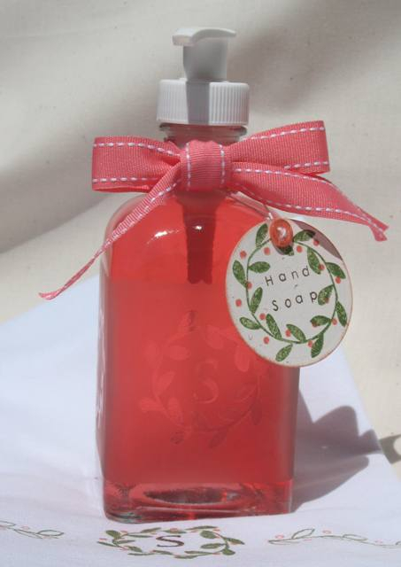 Another photo of the gift set.