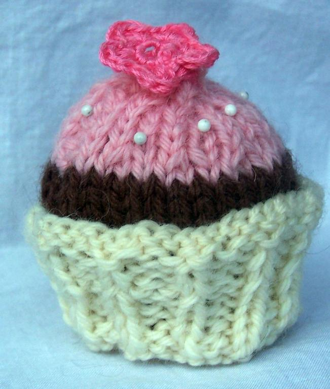 Knitted Cupcake Pincushion