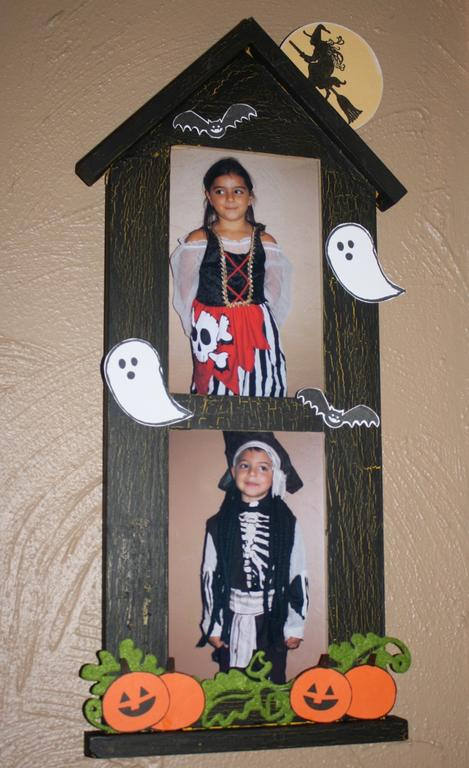 Haunted House Frame<br />
stamps- Boo To You, Spooky Sweets II<br />
ink- acrylic paint,...