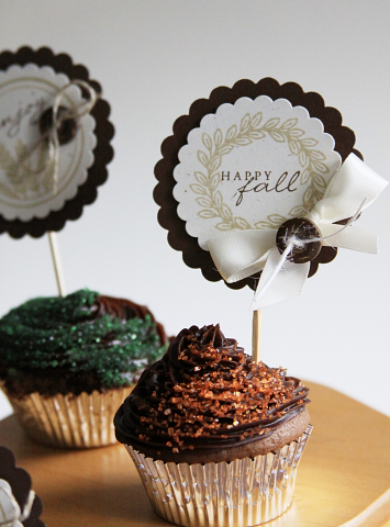 Stamps:2009 Autumn Tags<br />
Paper: Rustic Cream, Dark Chocolate<br />
Ink: Vintage Touch...