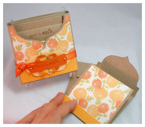 Just a Note set<br />
<br />
This is the mini note card set opening<br />
<br />
This gift...