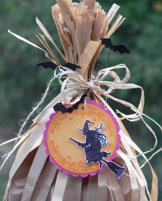Supplies:<br />
Stamps: Spooky Sweets, Spooky Sweets II<br />
Cardstock: Summer Sunrise,...