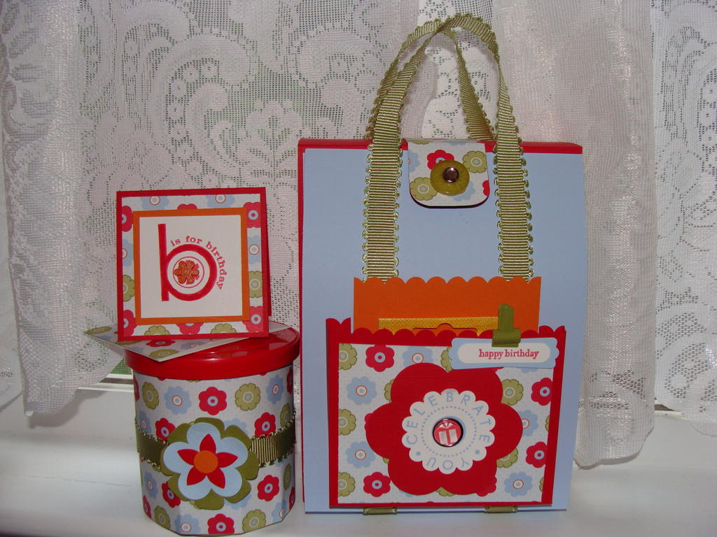 Take Along Tote ... cased from Nichole&#039;s blog!  My version includes a set of candles and...