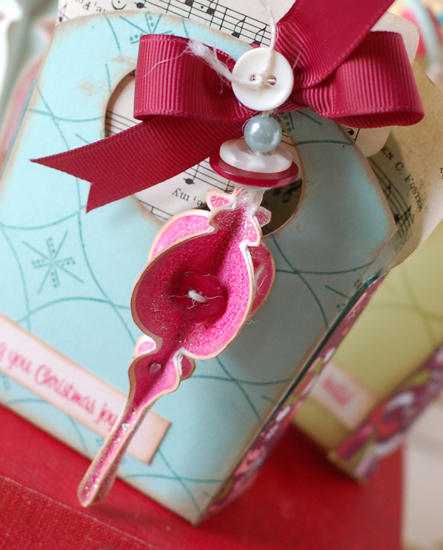 Stamps:  Vintage Ornaments and Additions<br />
Ink:  Raspberry Fizz, Ripe Avodado, Ocean Tides,...