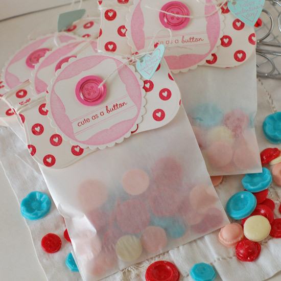 Stamps:  Tiny Treats, Background Basics: Hearts<br />
Ink: Hibiscus Burst, Pure Poppy<br />...