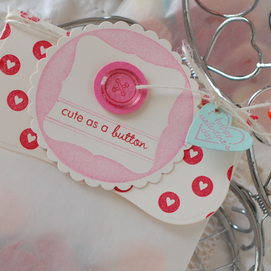 Stamps:  Tiny Treats, Background Basics: Hearts<br />
Ink: Hibiscus Burst, Pure Poppy<br />...