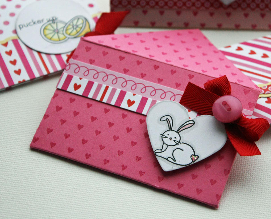 * Stamps- Tiny Treats, Background Basics: Hearts<br />
* Ink- Noir, Raspberry Fizz<br />
*...