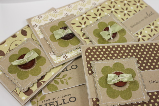 Stamps:  Blooming Buttons Bits<br />
Ink:  Ripe Avocado, True Black, Fresh Snow<br />
Paper:...