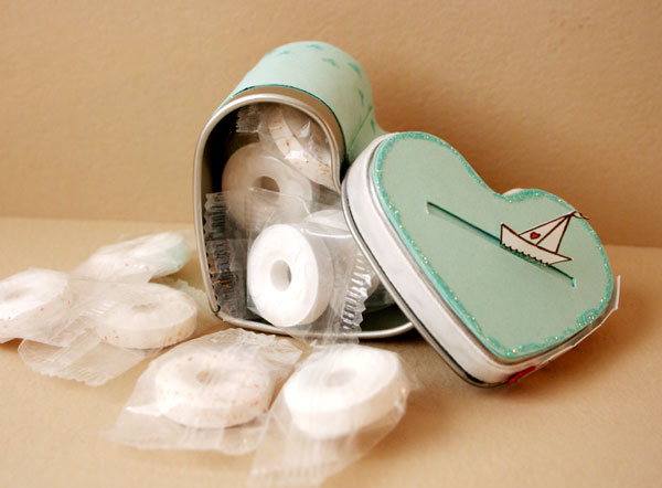 Stamps: Tiny Treats and Background Basics Hearts<br />
Inks: Aqua Mist and Burnt Umber<br />...