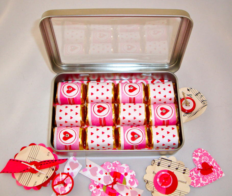 Valentine Nugget Tin (Inside)