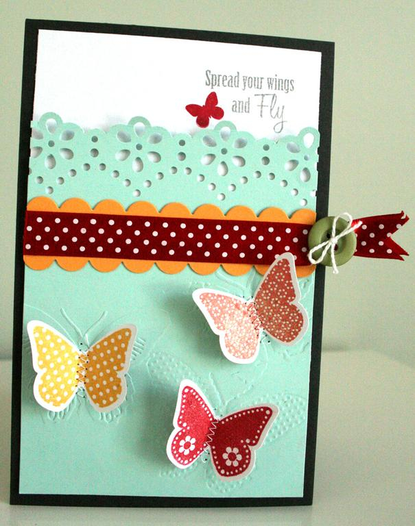 Stamps: Butterfly Dreams<br />
Perfect Match Cardstock: Aqua Mist, Smokey Shadow, Summer...
