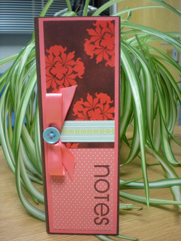 Stamps: Giga Guidelines, Take Note Cardstock: Dark Chocolate, Berry Sorbet<br />
DSP: Bitty...