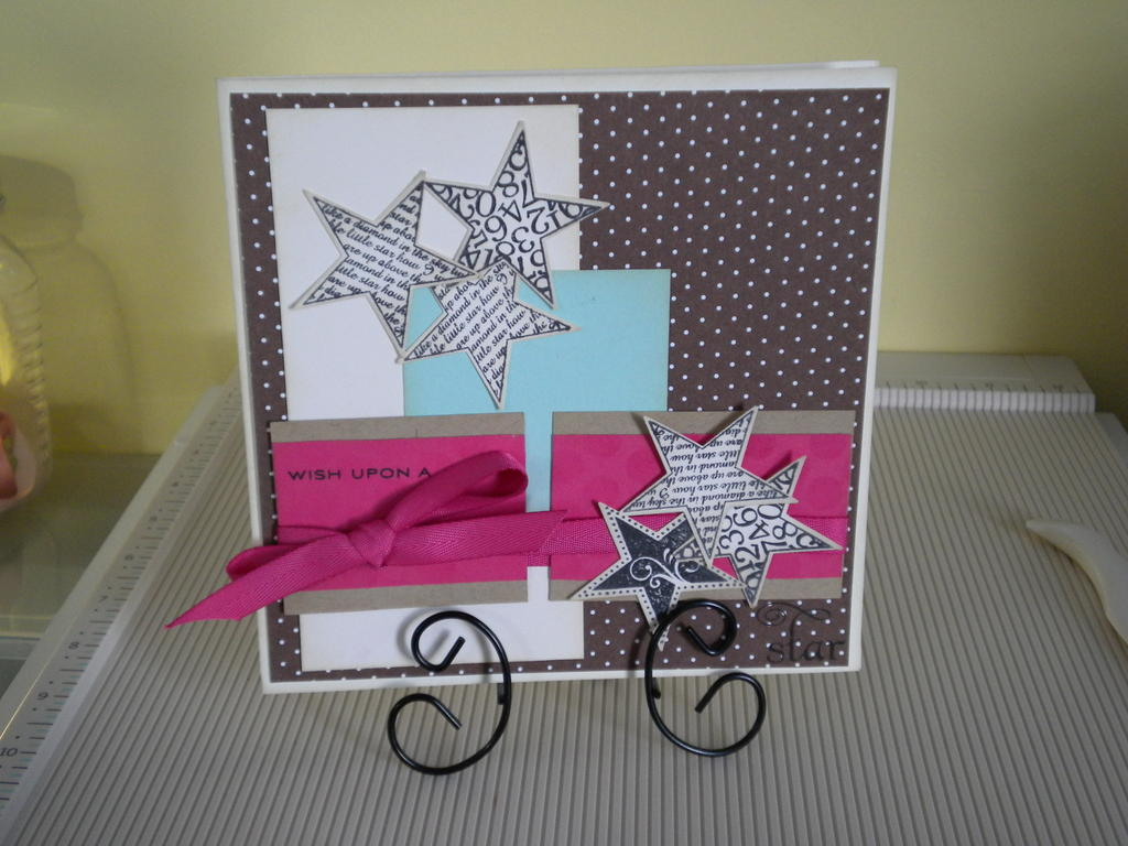 Star Prints<br />
Dark Chocolate Bitty Dot Basics<br />
Aqua Mist cardstock<br />
Raspberry...