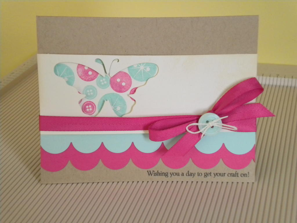 Studio Style<br />
Kraft cardstock<br />
Aqua Mist cardstock, button, ink<br />
Raspberry...