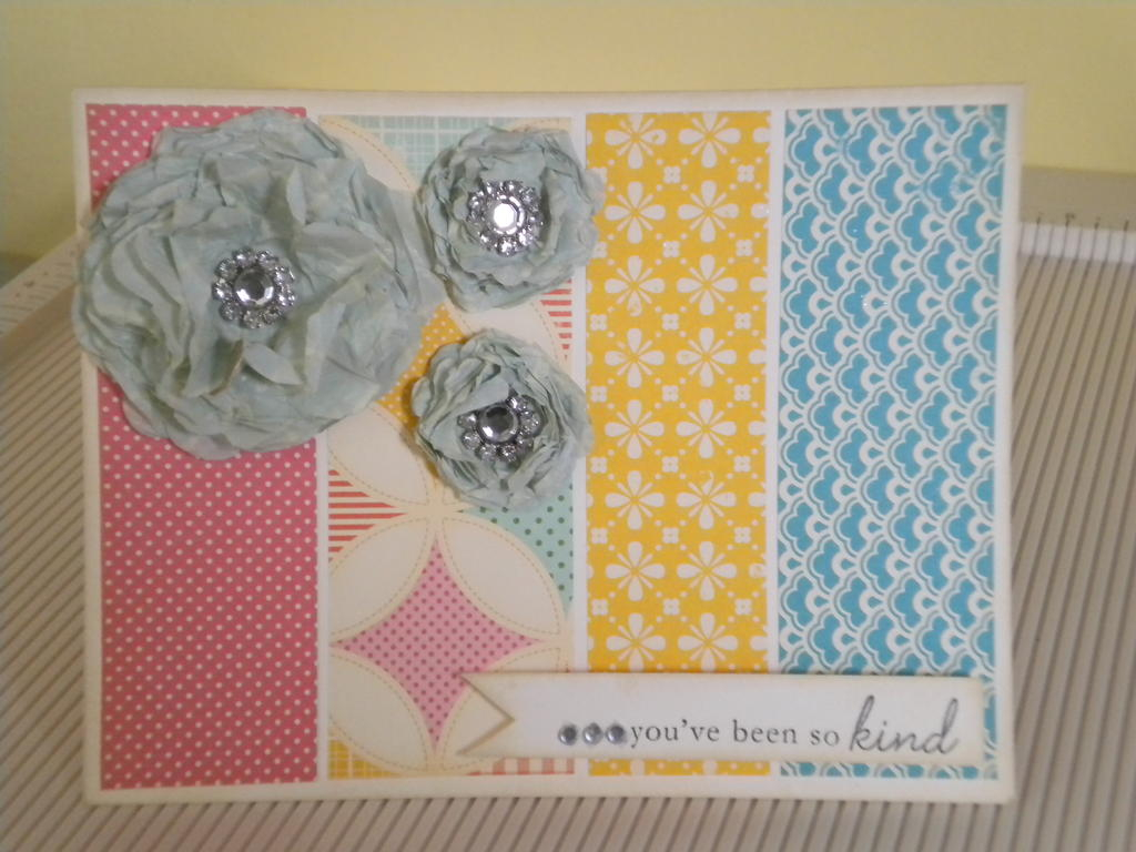 October Afternoon, Fly a Kite paper collection<br />
Tissue paper, Thomas Obrien<br />...