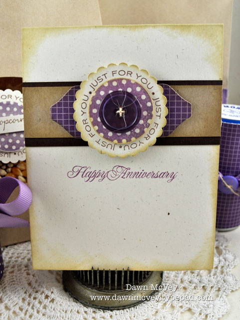 Paper: rustic cream, kraft, dark chocolate, bitty box basics<br />
Stamps: Just For You, Damask...