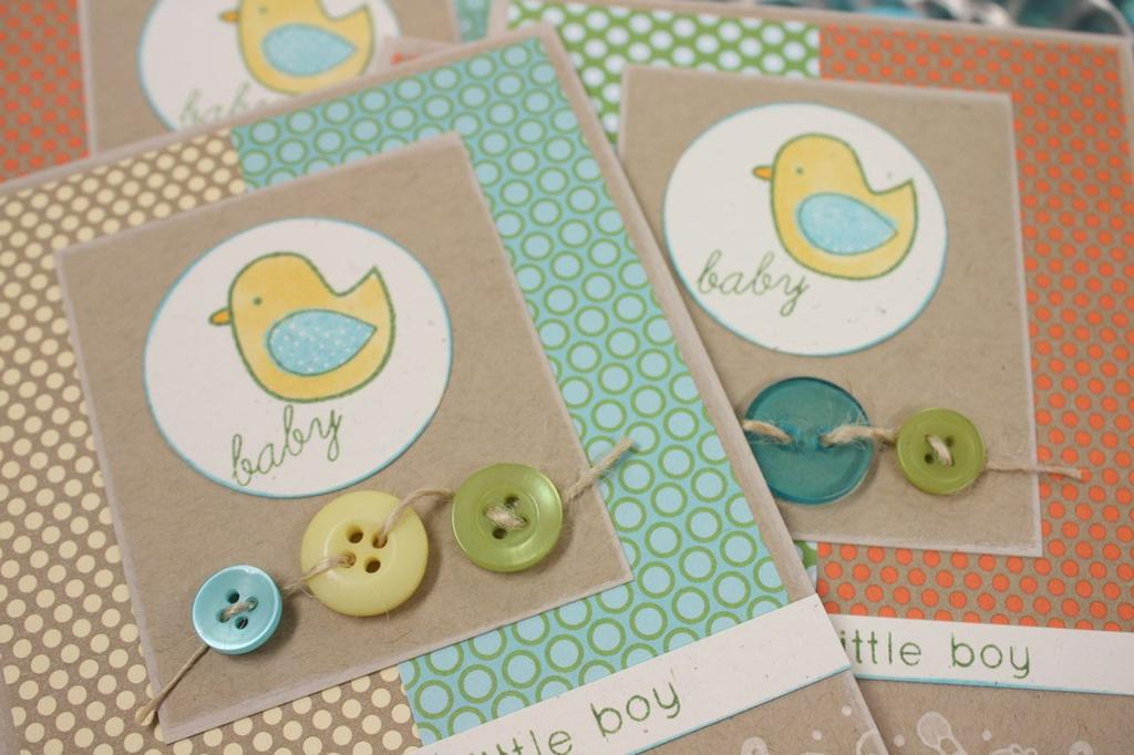 Stamps:Night, Night Moon<br />
Ink:New Leaf, Hawaiian Shores, Fresh Snow<br />
Paper:Kraft,...