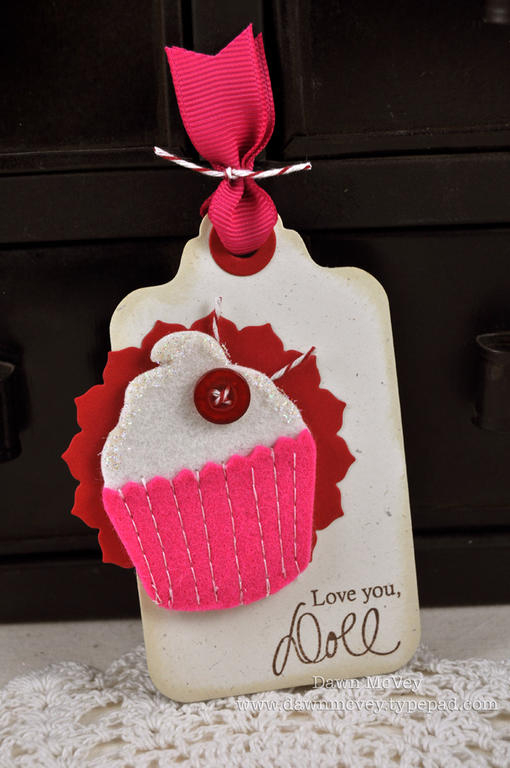 Paper: rustic cream, pure poppy<br />
Stamps: Signature Series: Cupcake<br />
Ink: dark...