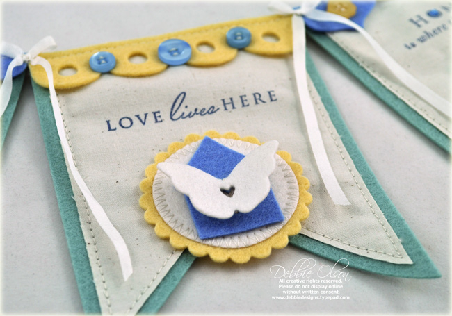 Stamps: Love Lives Here<br />
Ink: Versamagic Night Sky<br />
Accessories: PTI Wool Felt in...