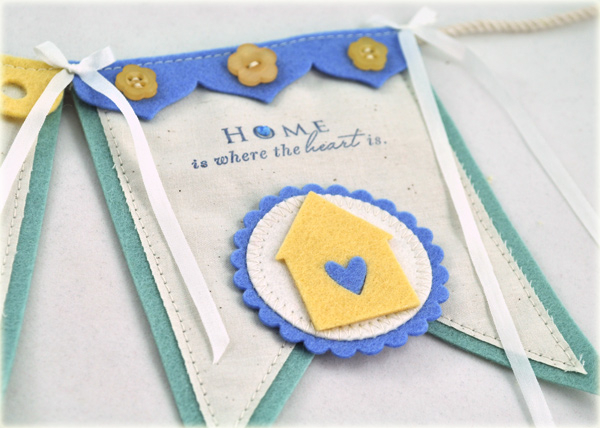 Stamps: Love Lives Here<br />
Ink: Versamagic Night Sky<br />
Accessories: PTI Wool Felt in...