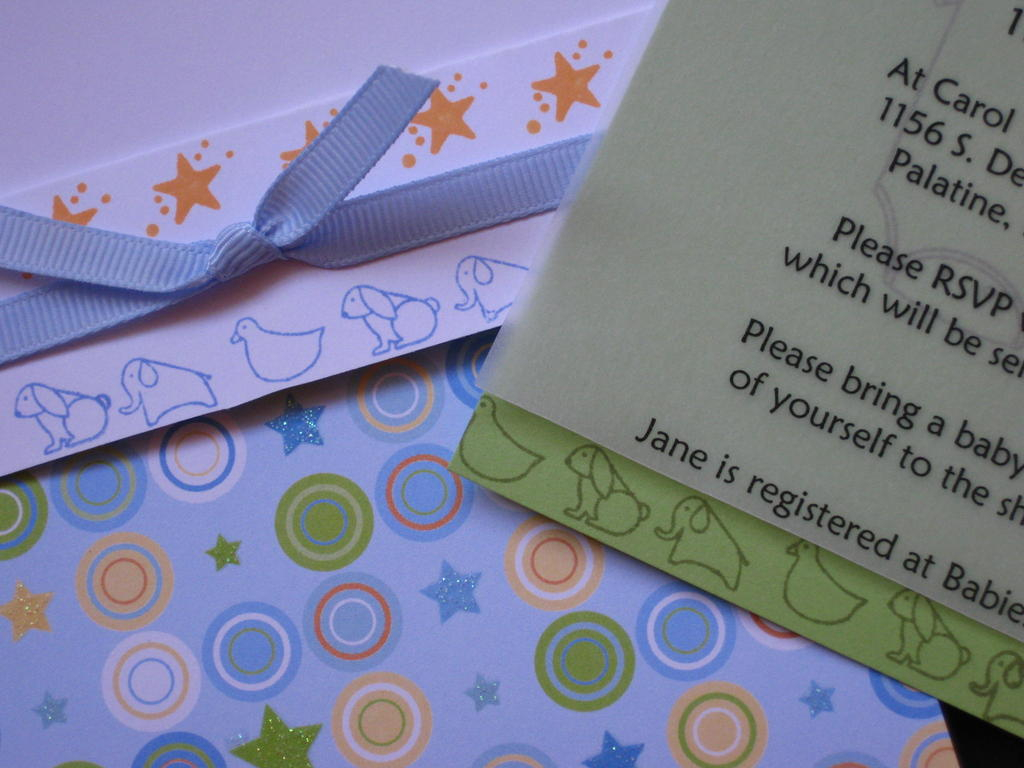 Close Up<br />
http://dpkcreations.blogspot.com/2008/07/cutesy-fun-baby-shower-invite.html<br...