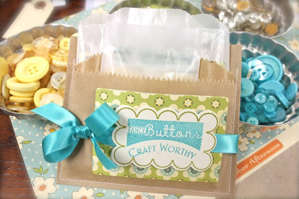 Stamps:Button Boutique, Fillable Frames Additions 1<br />
Ink:  Summer Sun, Ripe Avocado,...