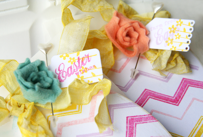 Easter pockets:<br />
Stamps: Chevron Stripes, Friendship Jar Fillers, Tag-Its #3<br />
Ink:...