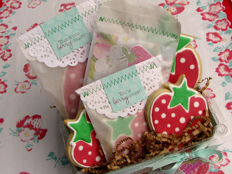 {Berry Sweet} berry basket<br />
Stamps â€“ Fruit Fusion: Strawberry, Polka Dot Basics II<br />...