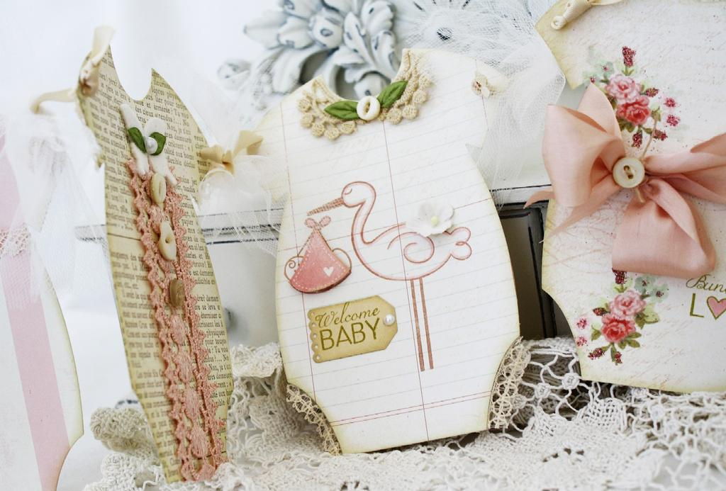 Papertrey Ink Supplies Used:<br />
Stamps:<br />
Bundle of Love<br />
Tools:<br />
Shape Up...