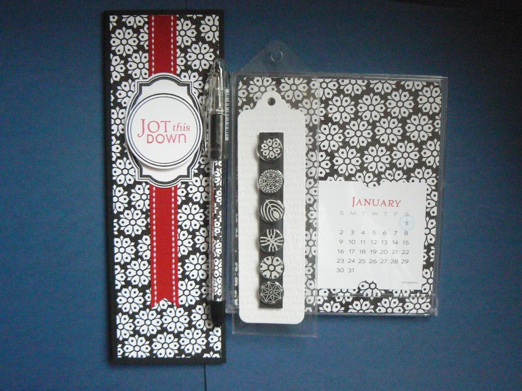 Calendar and Notepad Gift Set