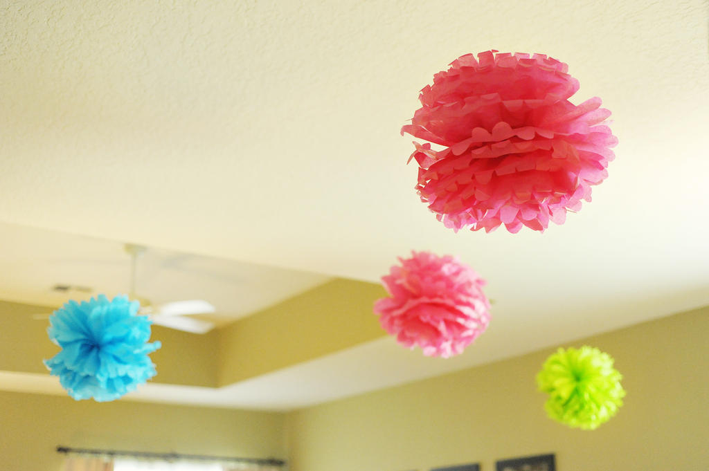 Tissue pom poms