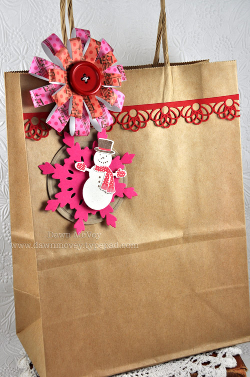 Paper: rustic cream, kraft, raspberry fizz, pure poppy, sweet symphony<br />
Stamps: Made of...