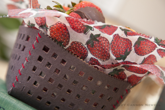Supplies<br />
<br />
Die: Berry Basket<br />
Cardstock: Kraft<br />
Felt: Smokey Shadow<br...