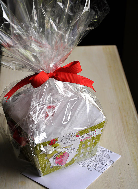 Stamps: Strawberry Patch &amp; Strawberry Additions<br />
Ink: Smokey Shadow, Pure Poppy &amp;...