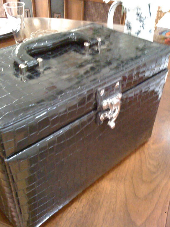 closed organizer box