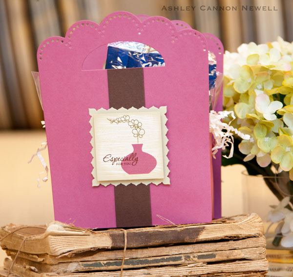 Supplies<br />
<br />
Stamps: Mega Gracious Vases, Background Basics: Woodgrain, Gracious...
