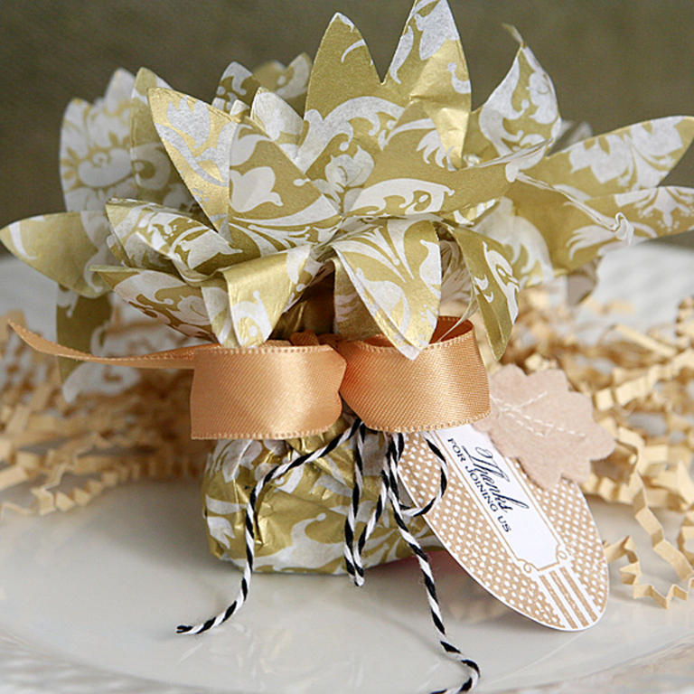 STAMPS: Do Me A Favor Tags<br />
INK: Classic Kraft<br />
PAPER: white cardstock<br />
DIES:...