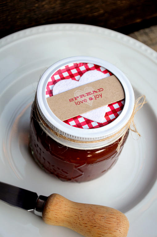 {Spread Love} jar<br />
<br />
Stamps - Gingerbread Lane<br />
Ink - Pure Poppy, Fresh...