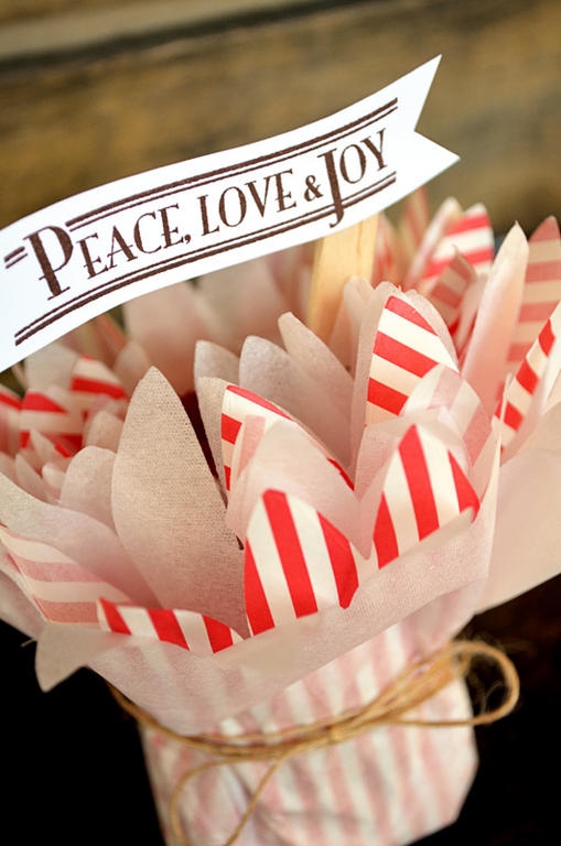 {Peace Love &amp; Joy} favor<br />
<br />
Stamps - Happiest of Holidays<br />
Die - Tissue...