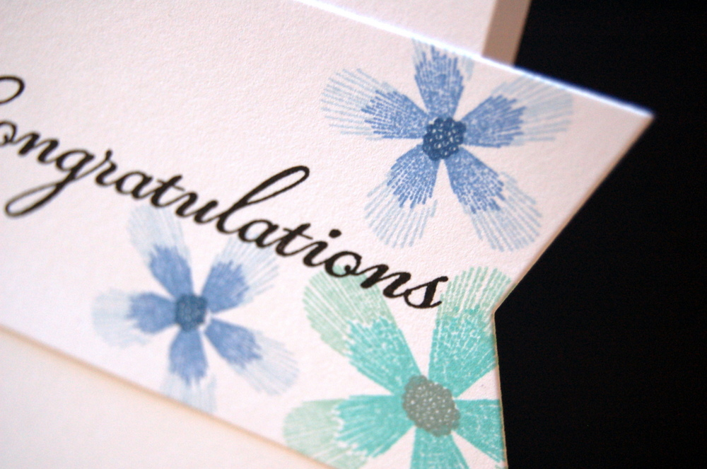 Cardstock: white<br />
Stamps: Ribbons and Bows, Embroidered Blooms<br />
Ink: black, aqua...
