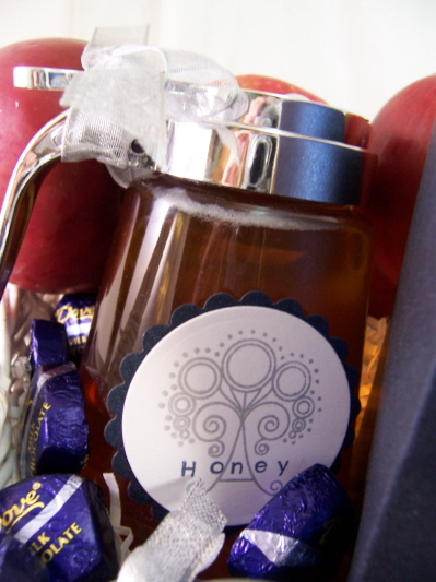 Honey Container - for apple dipping<br />
<br />
A traditonal treat on this holiday is dipping...