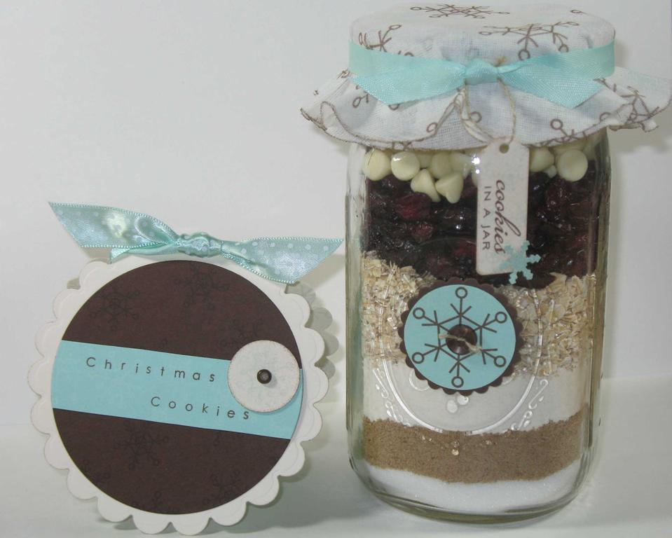 Stamps:  Rustic Snowflakes, Spooky Sweets II<br />
Cardstock:  Vintage Cream, Dark Chocolate,...