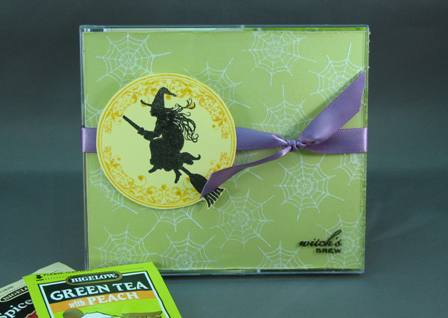 Witch&#039;s Brew Treat filled with 4 tea bags<br />
The spider webs and witch really sparkle...