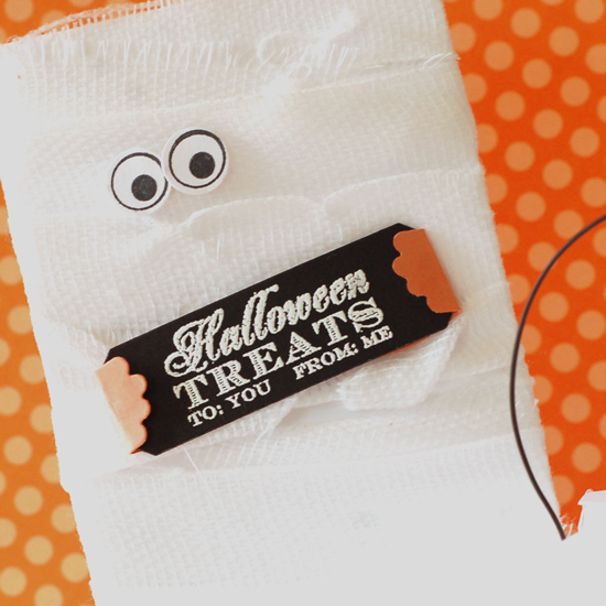 stamps:  Trick or Treat, Happy Haunting<br />
ink:  True Black, Versamark<br />
carsdtock:...