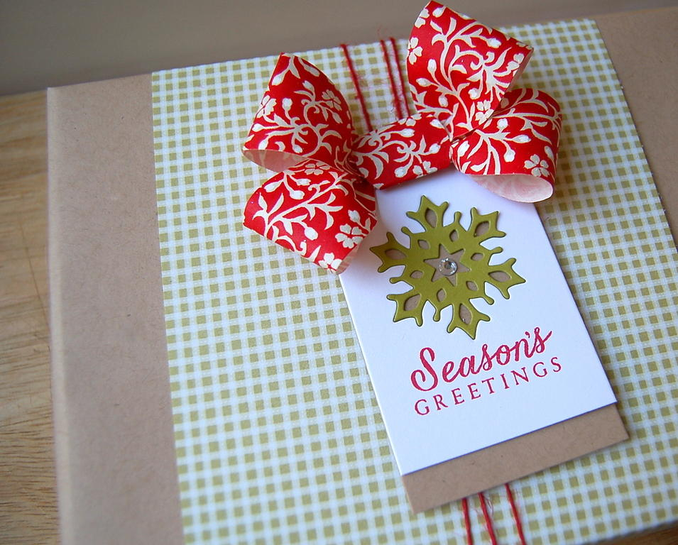 Cardstock: white, kraft, simply chartreuse<br />
Patterned paper: spring moss patterned paper...