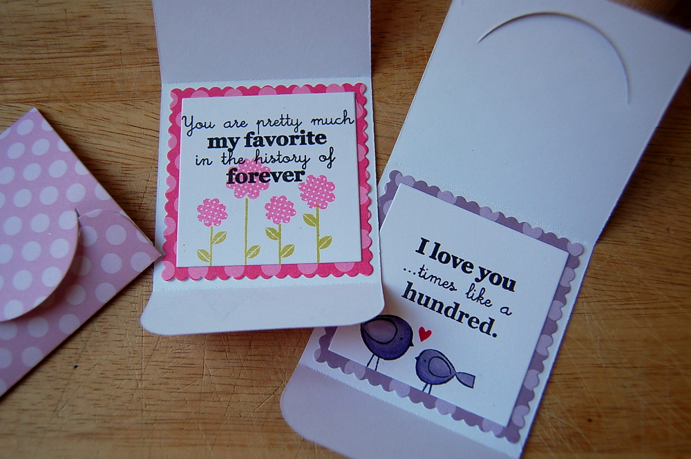 Cardstock: white<br />
Patterned paper: lavender moon, plum pudding, and hibiscus burst...